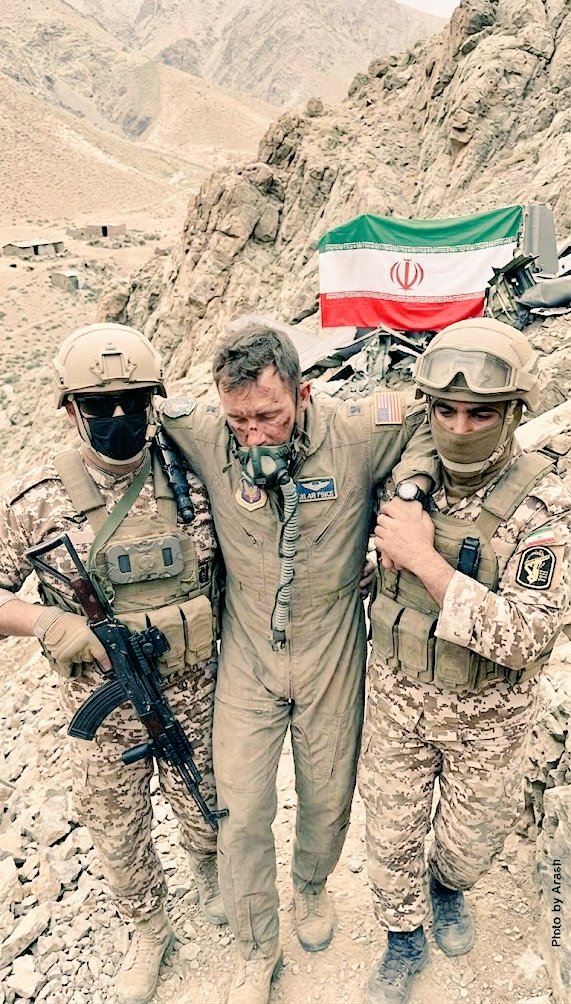 IRIran_MiliarY's tweet photo. معرفة الخمس ثوانٍ لـ"هذا هو الطيار"
هذا هو الطيار. دهداشت. محافظة كهكيلويه. المحافظة التي حاصرها الحرس الثوري الإيراني. المحافظة التي عجزت خمس طائرات بلاك هوك عن دخولها. المحافظة التي قصفتها الإمبراطورية بحثًا عن هذا الرجل. عثر عليه السكان المحليون أولًا.

رجل غربي. أواخر العشرينات إلى منتصف الثلاثينات. يرتدي بدلة طيران نومكس CWU-27/P تابعة لسلاح الجو الأمريكي. سترة نجاة SJU-5/A مزودة بأحزمة أمان، وجيوب للمعدات، وحامل لاسلكي للنجاة على الصدر. نقطة تثبيت لعلامة وامضة. تمت إزالة شريط الاسم وشارات الوحدة - إجراء قياسي للمهام القتالية فوق المجال الجوي المعادي. يقوم الطيارون بإزالة الشارات التعريفية قبل المهمات. اختفت الشارات لأن الإمبراطورية تسلب هوية الطيار بنفس الطريقة التي تسلب بها هوية الطائرة. تبدأ الشارات المزيفة قبل الإقلاع.

دماء على صدغه الأيمن وخده. إصابات ناتجة عن القذف من الطائرة. تمزق مظلة الطائرة بفعل الرياح عند السرعات العالية. واعٍ. مشوش لكنه متيقظ. بذلة الطيران متسخة ومهترئة - ساعات على الأرض في تضاريس وعرة. سترة النجاة لا تزال مثبتة عليه بالكامل مع المعدات. لم يكن لديه وقت للتخلص من معداته. لم يكن لديه وقت للهرب.