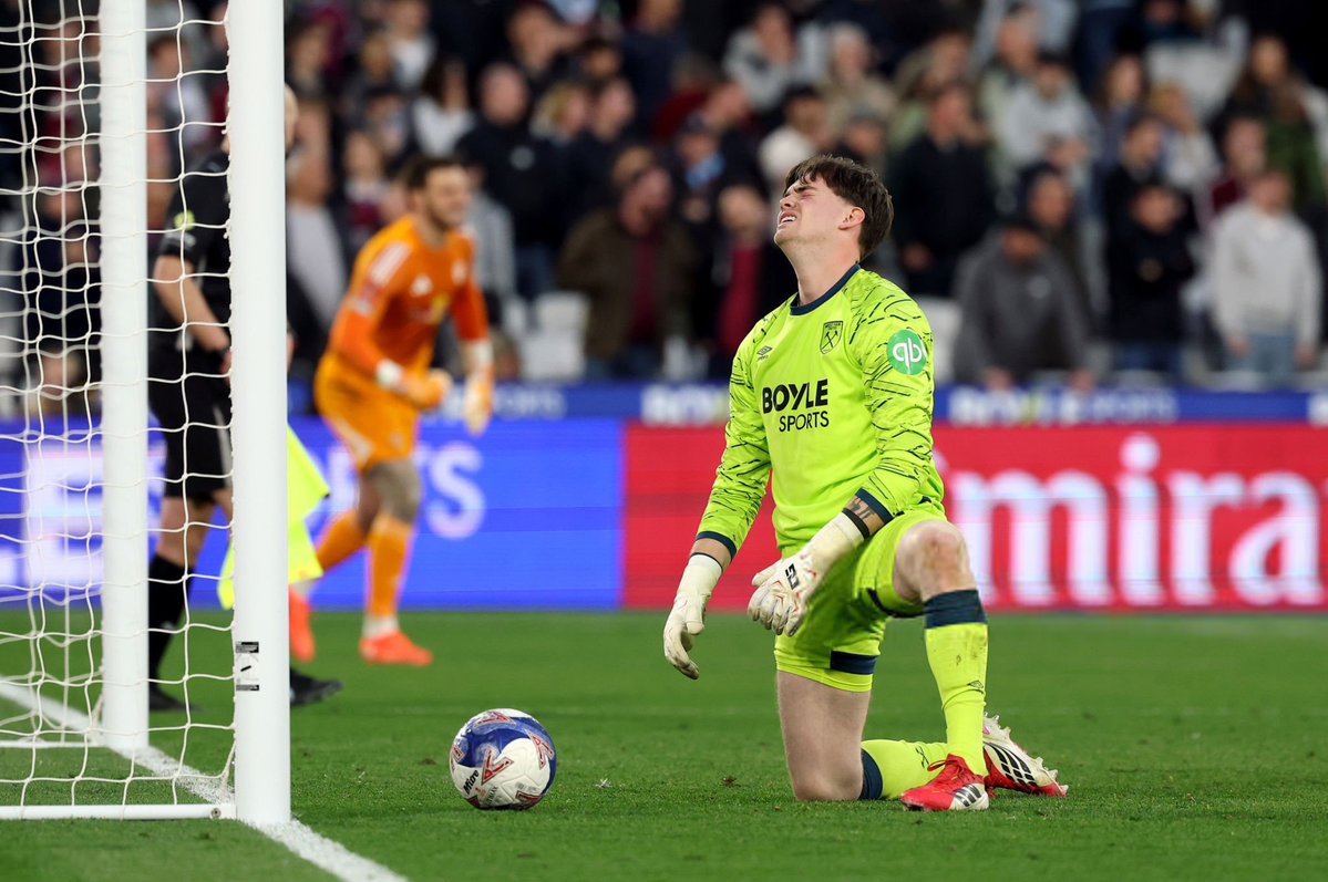 HQpcrt's tweet image. Finlay Herrick #FaCup