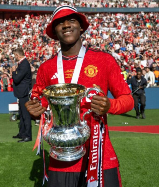 Lik🔰 #glazersout tweet media