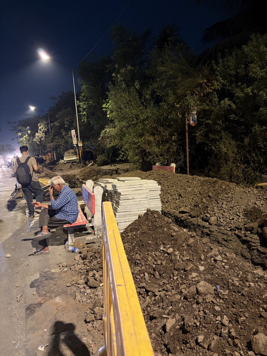 Bus Stop  ❌
War Zone ✅

Location: Vikhroli Station Road (North Bound)

<a href="/myBESTBus/">BEST Bus Transport</a>