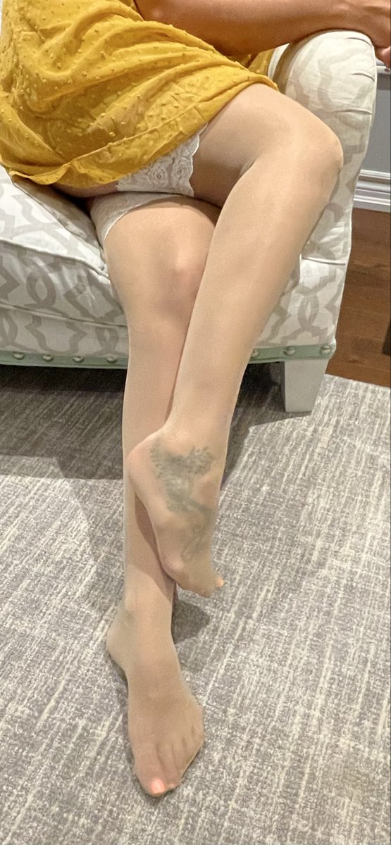 ChloeInNylons tweet media