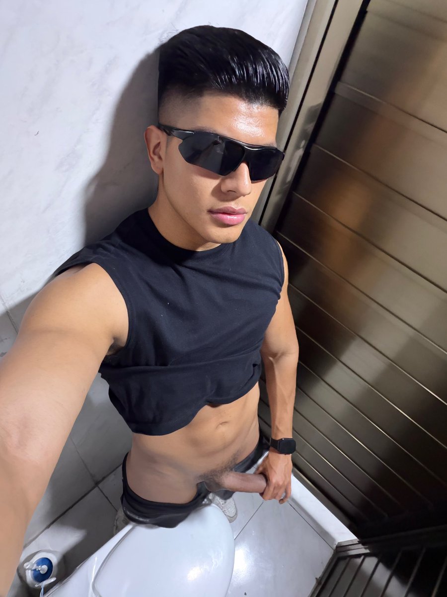 JimmyMX__'s tweet photo. Quien se baja?🍆👅💦 https://t.co/9mbh1hgkKN
