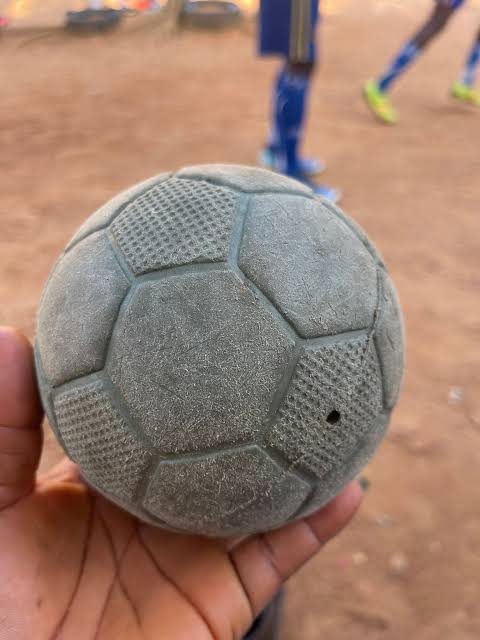 SAMUEL_OIM's tweet photo. One fact about this ball? https://t.co/8vVwS1MwHQ