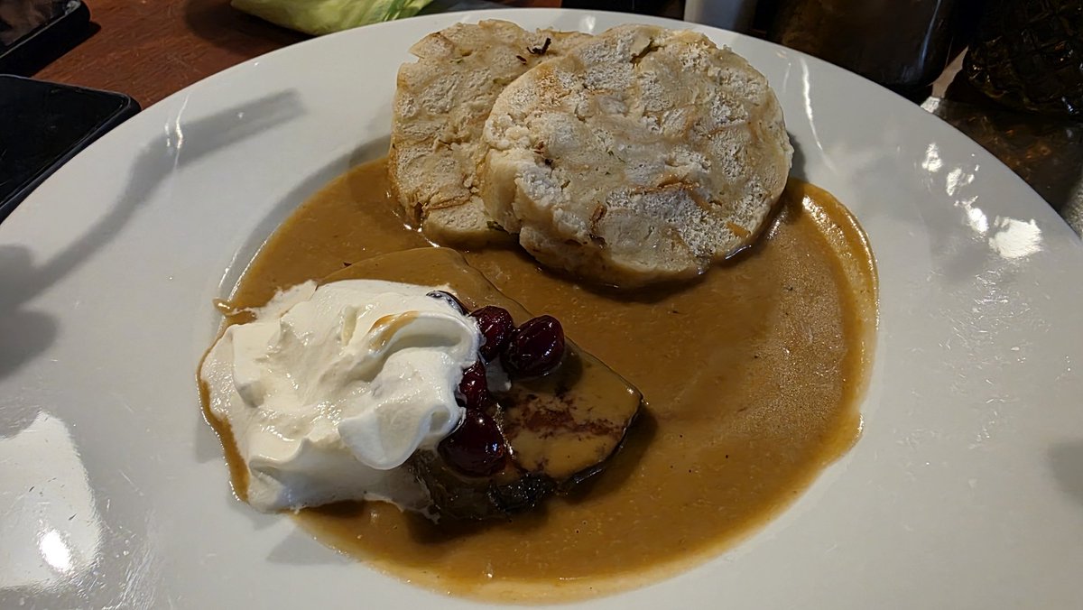 𝓒𝓱𝔂𝓽𝓻𝔂́ 𝓜𝓲𝓻𝓮𝓴 🧐 tweet media