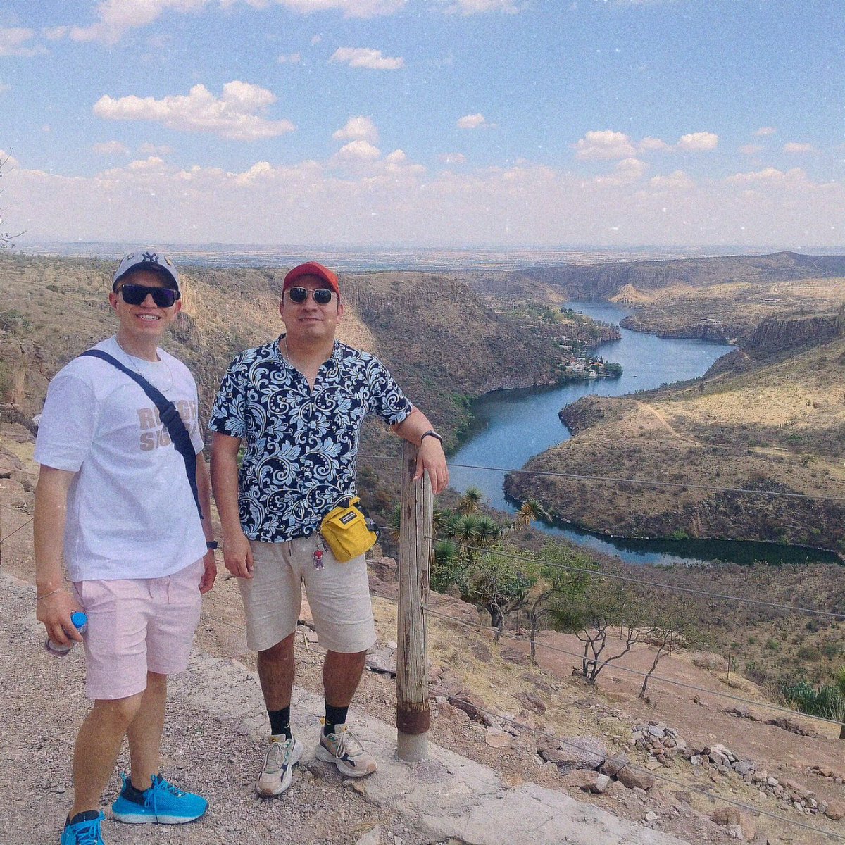 vanobambam's tweet photo. ⛰️🌵🛘

#vacation #mexico #amor #photo https://t.co/VbAOwftlHI