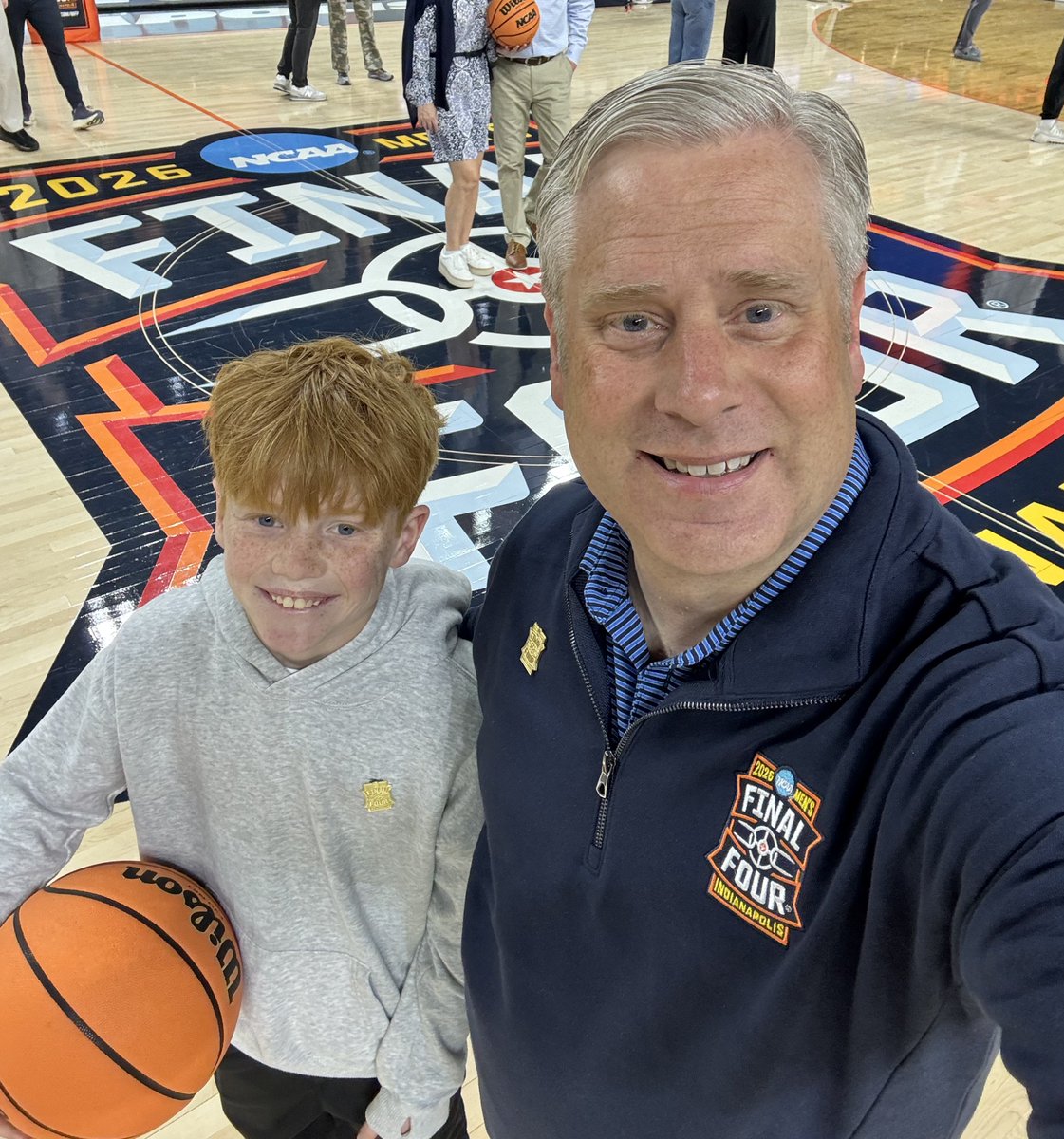 bcoker's tweet image. Great times with our youngest at the @ncaa men’s #FinalFour in Indy, thanks to @NCAADIII Presidents Council. 🏀🏀🏀
