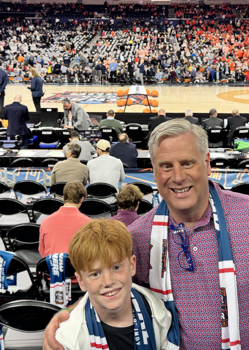 bcoker's tweet image. Great times with our youngest at the @ncaa men’s #FinalFour in Indy, thanks to @NCAADIII Presidents Council. 🏀🏀🏀