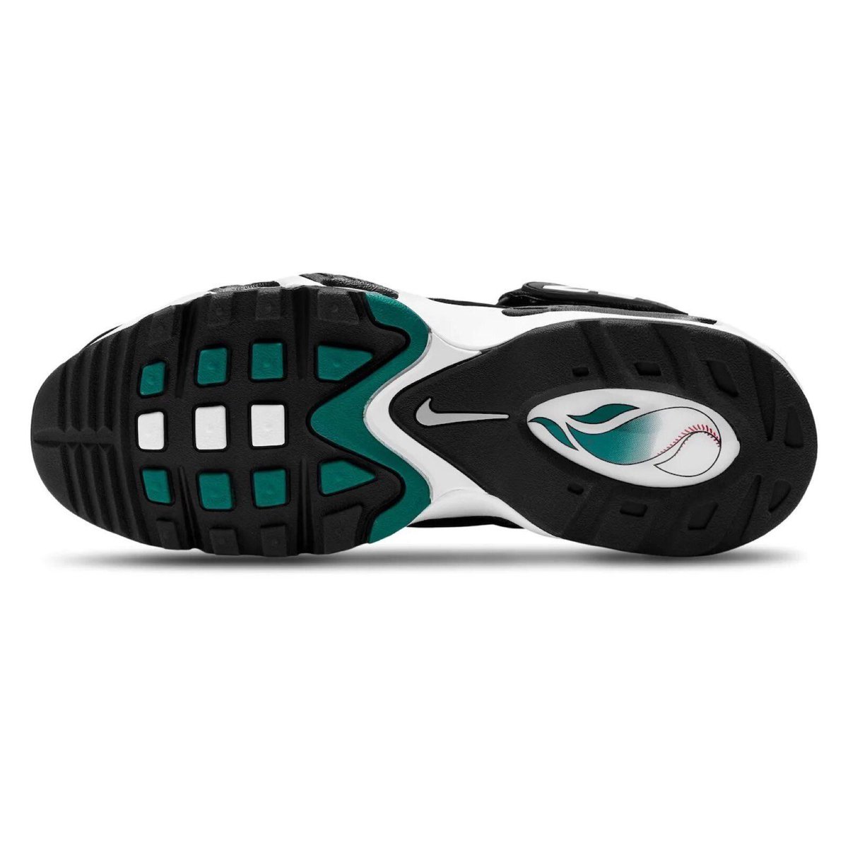 JustFreshKicks tweet media