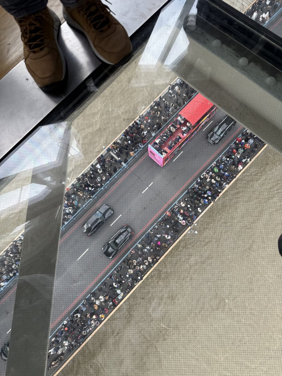 Lé Edgington 🌙🎵🌈💔 tweet media