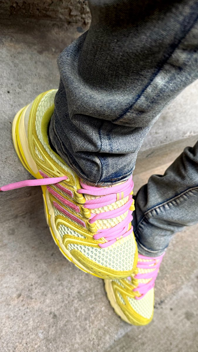 ChalupaBatmaan's tweet image. Kicks of the day 

Adidas x @unheardofbrand Control 5 Piggy Runner “Cheeseburger” 🐷

#adidas #piggyrunner #sneakerhead #sotd