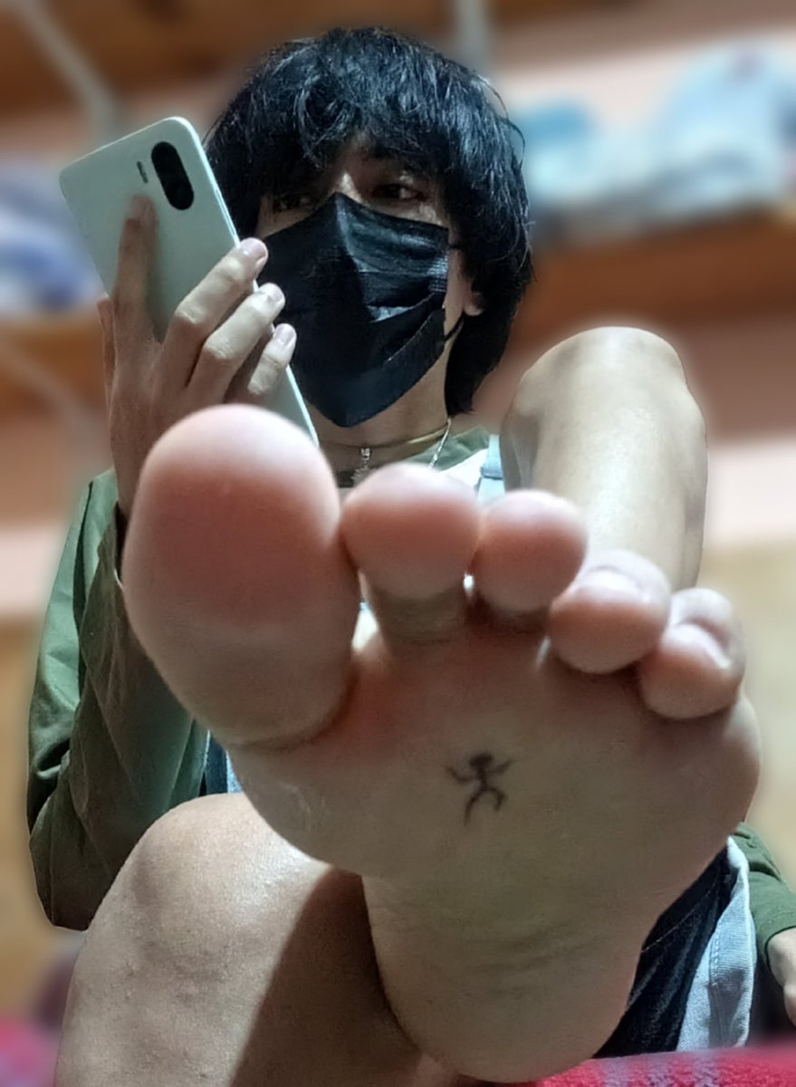 soyuninutil68's tweet image. Somehow the ants got into my room. It's time for fumigation... How boring! ! !