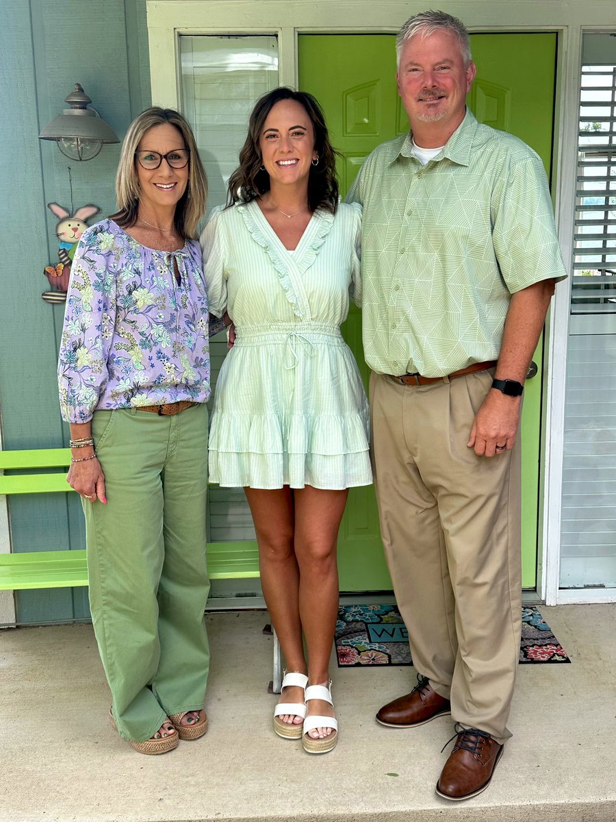 vermillionv33's tweet photo. Easter Sunday with the best! ✝️🌷🐣 https://t.co/z8KUAnjEqd