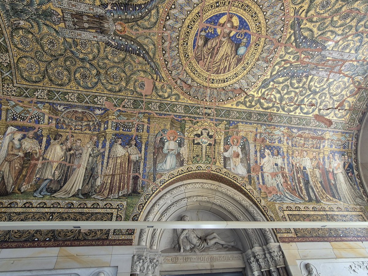 Benim de işim bu freskolar.. 
Yeni paper yukleniyor! 
Akademi de boş duranı prof. sevmez ! 
🤪😍🤣