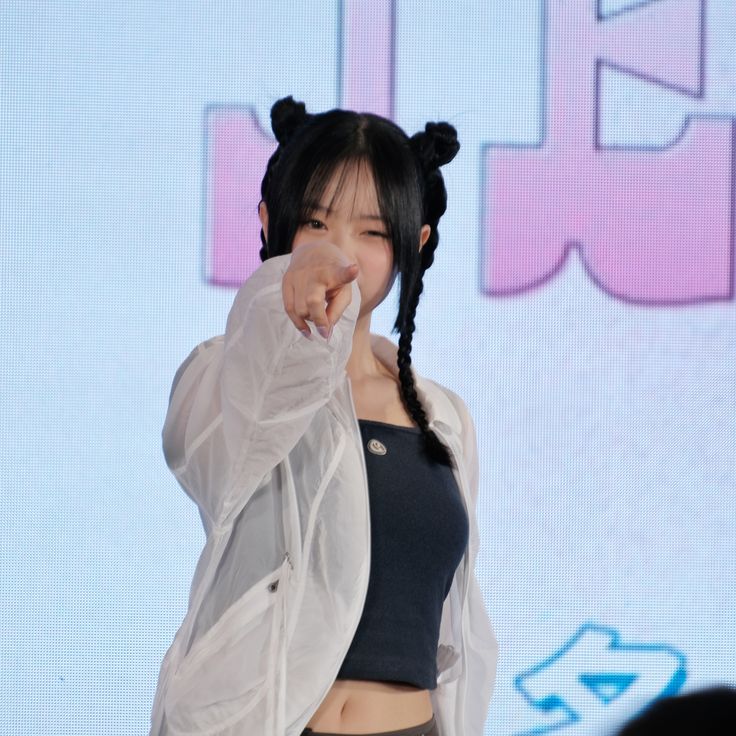 H🍒NNi. tweet media