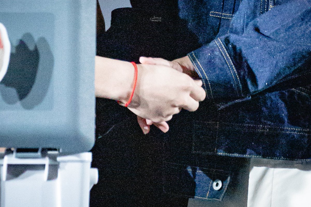 ล. ม. ’s gallery tweet media