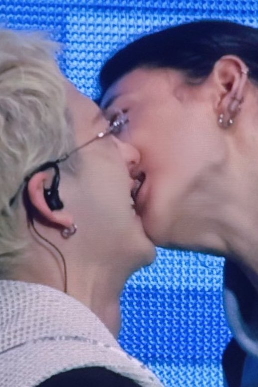 yel 🍑🌹 • 🐺🥟 tweet media