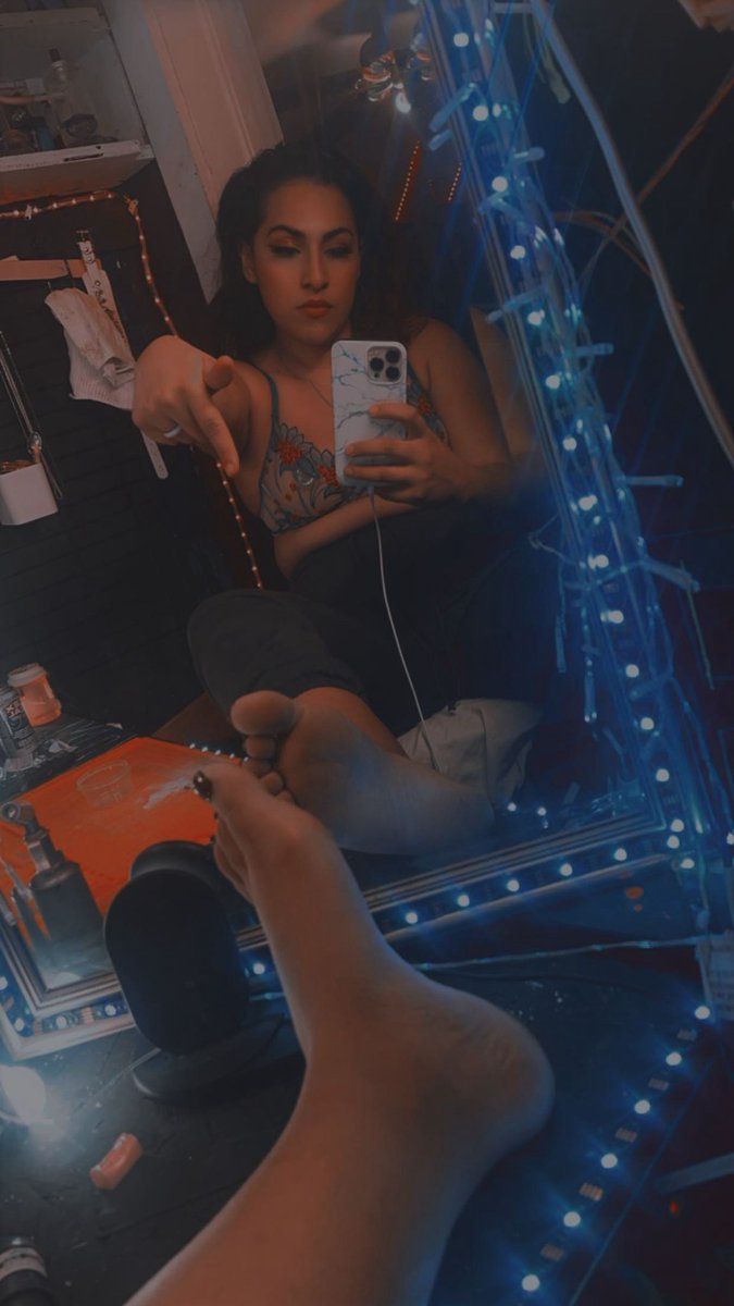 MistressMaster7's tweet photo. Your queen 👸 has returned bow at my feet and surrender your wallets . 

Findom femdom worship footfetish Findomfeet slave beta pup subby whalesub humanATM joi cei cbt mommy https://t.co/Ekn1rP6sBw