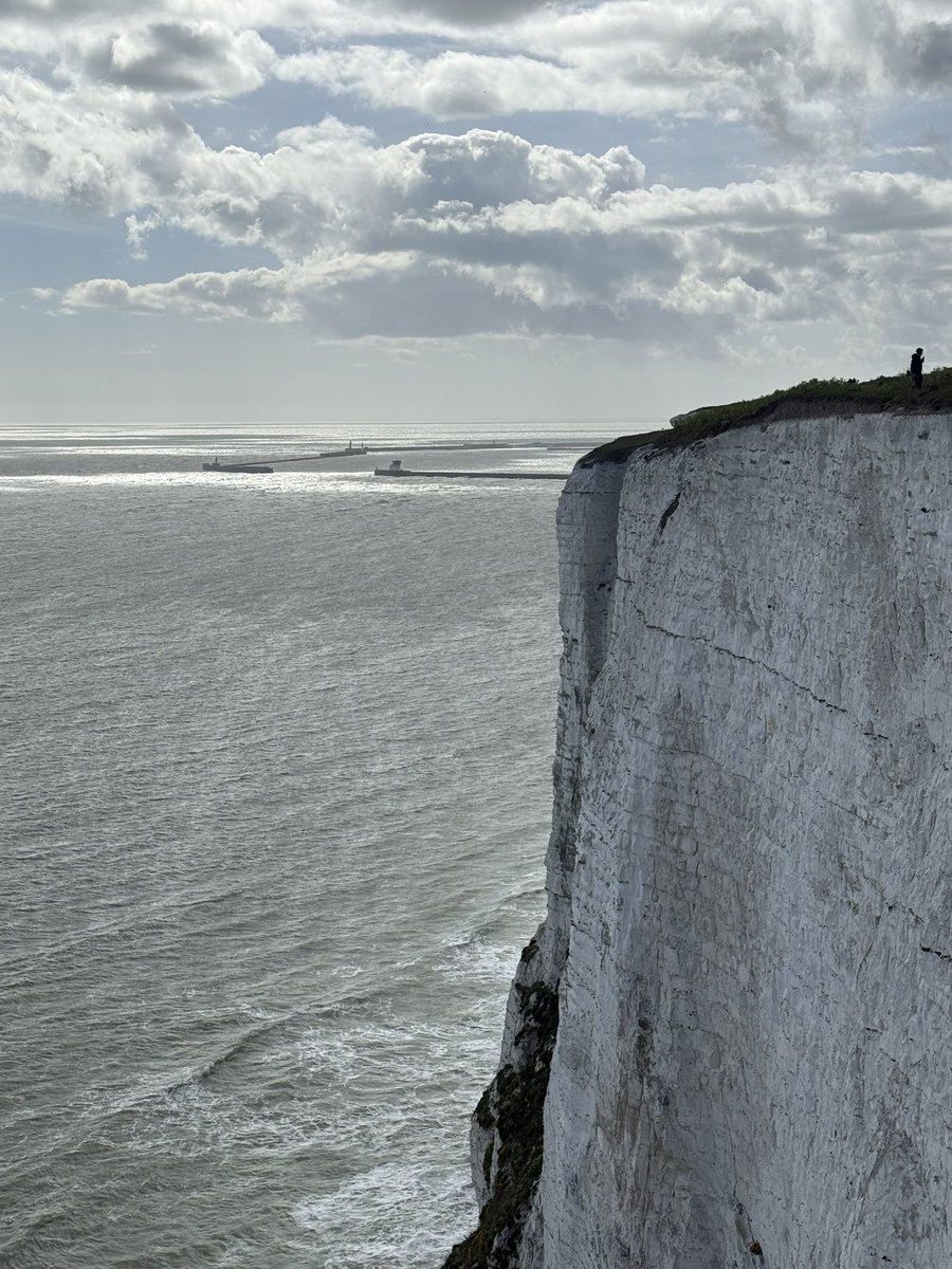 kane_blackwell's tweet photo. Out on our beautiful southern border today… no wonder everyone wants to come here, just stunning. #StrongBorders #Dover https://t.co/ve2N2fLXzz