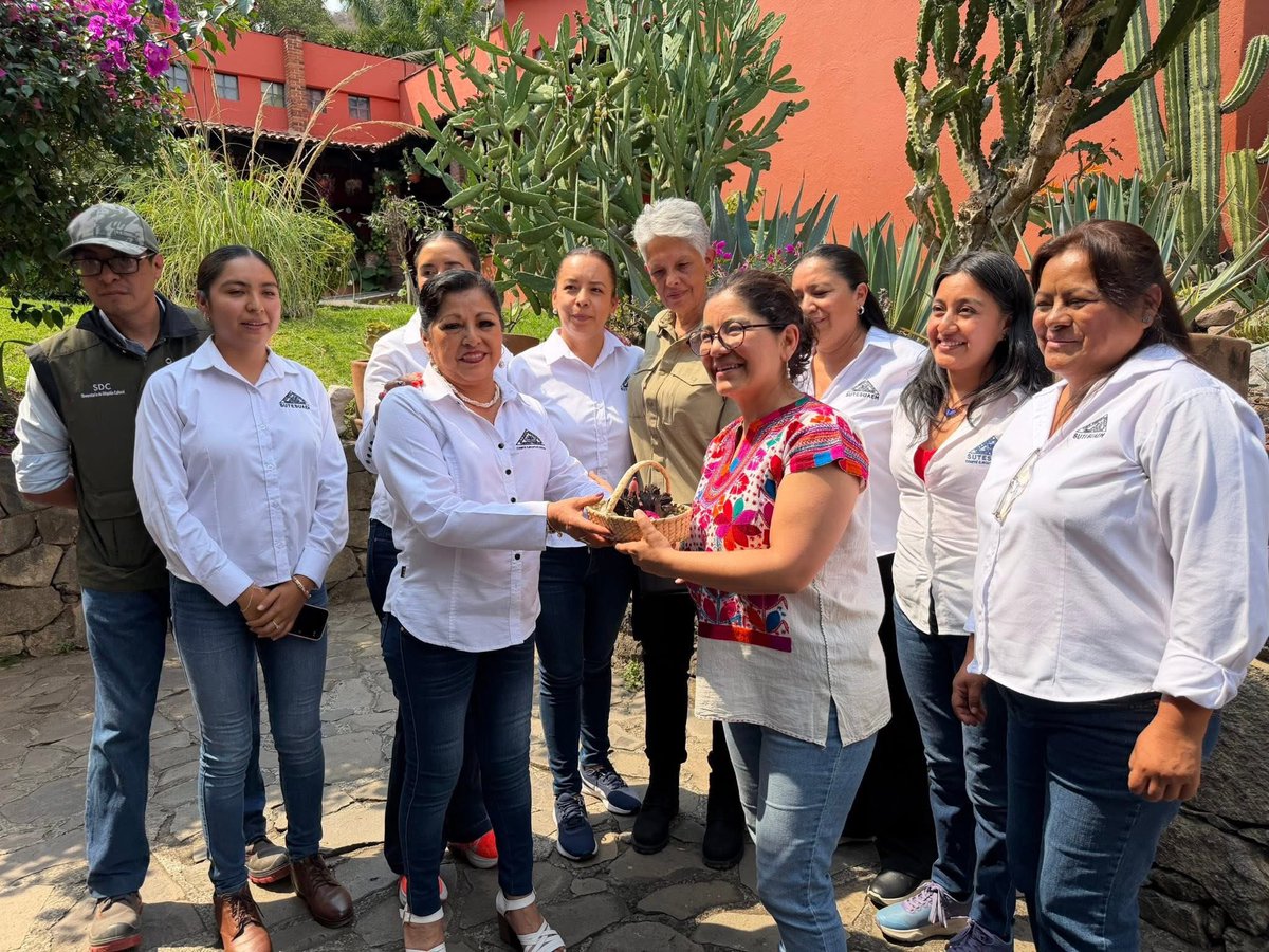 Paty Zarza tweet media