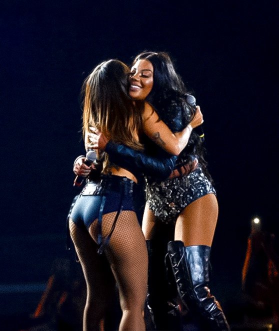 Ludmilla Gallery tweet media