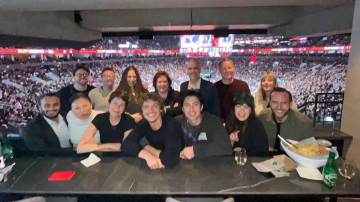 Benny ツ tweet media