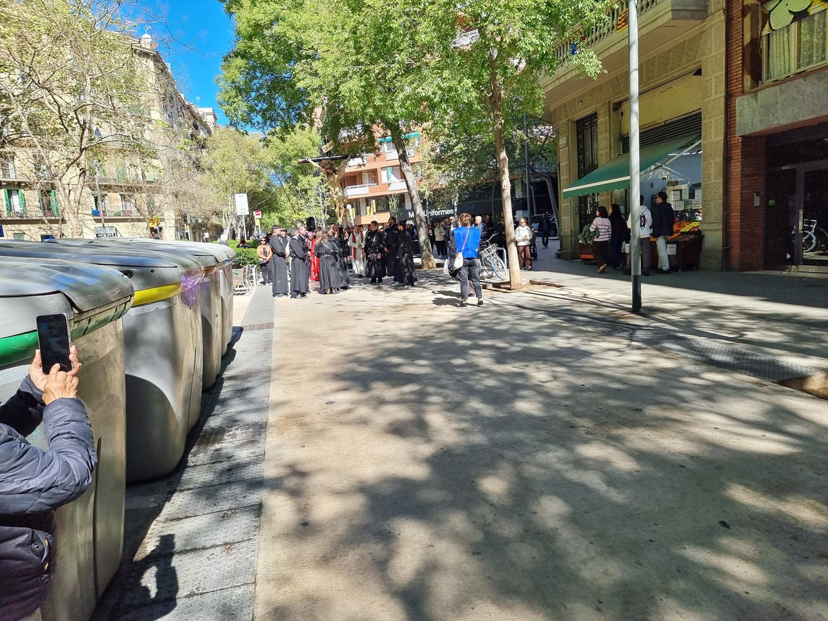 Carrer borrell disssbte vaig flipar el semyor aquest a la creu de passeig  per l.eixample