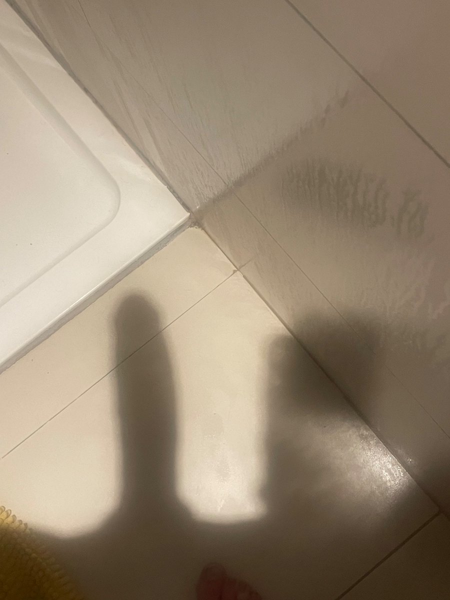 BigDickSeb02's tweet photo. that’s not the shampoo bottle.. 
#bwc #hugecock #massivecock
#hugedick #massivedick https://t.co/G8SaRJu5lZ