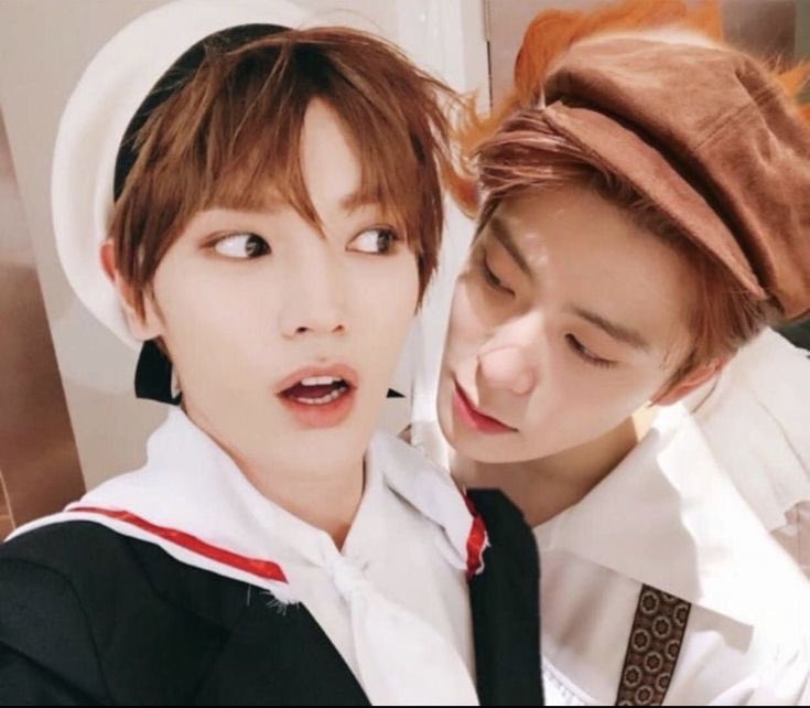 Taeyong y Jaehyun en la cama haciendo bebés tweet media