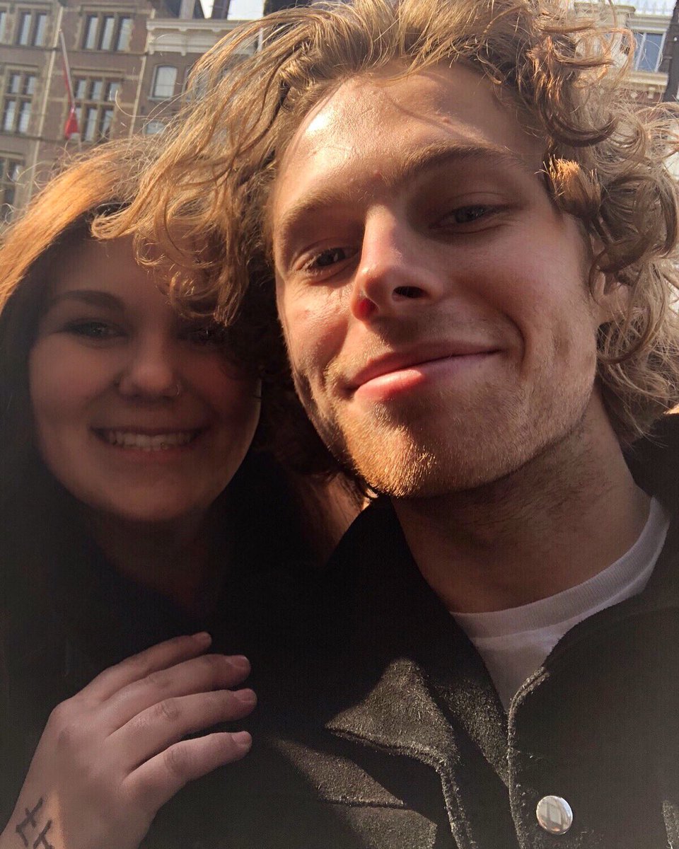 sally | ON TOUR โญ๏ธ tweet media