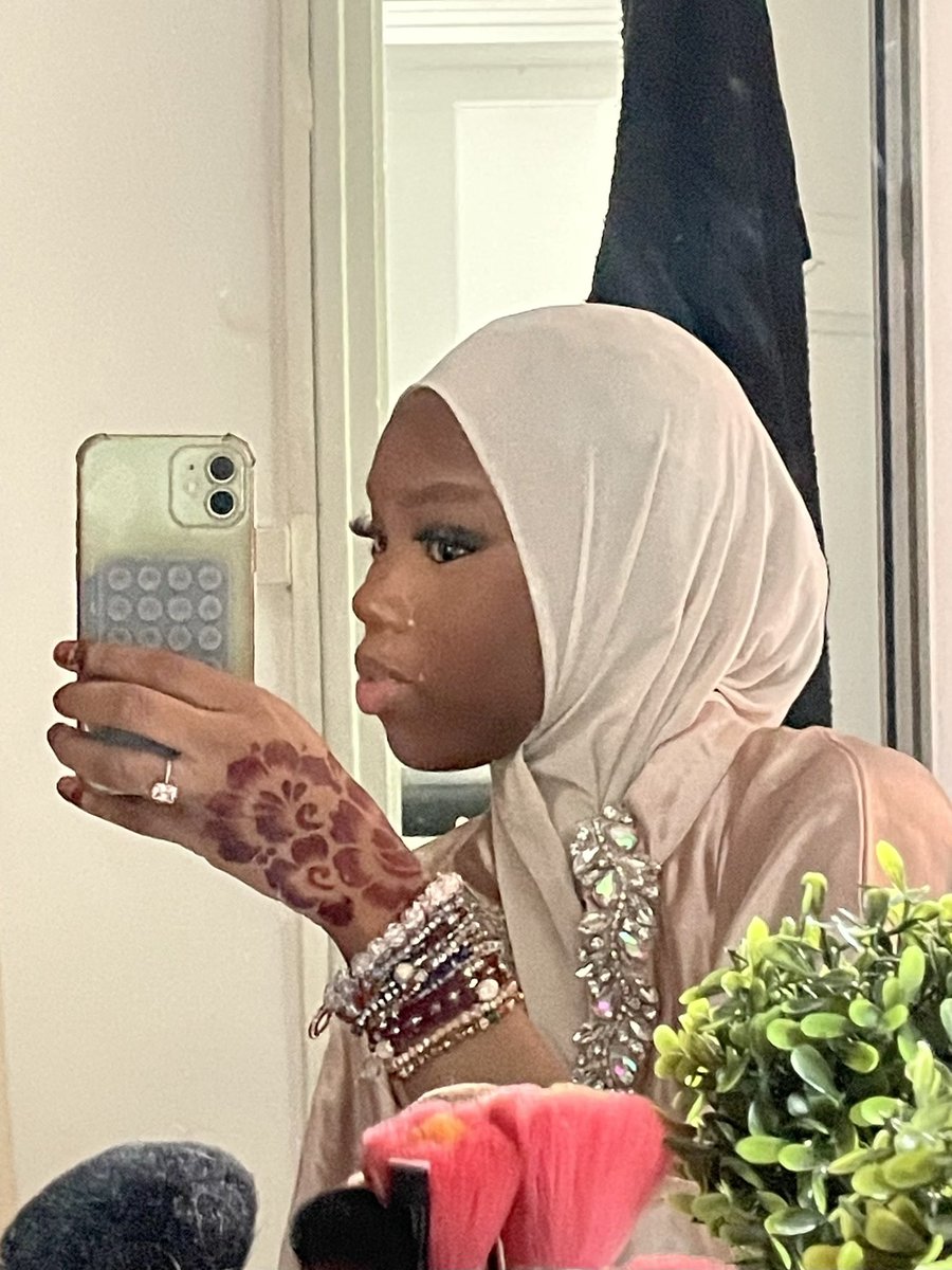 fitna girl tweet media