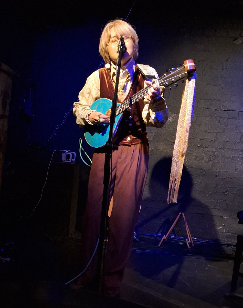 YaelokreNews's tweet photo. Keath Ósk during their set at tonight's Ben Caplan show!
#yaelokre #meadowlark #bencaplan https://t.co/7qKGF2Dl7r