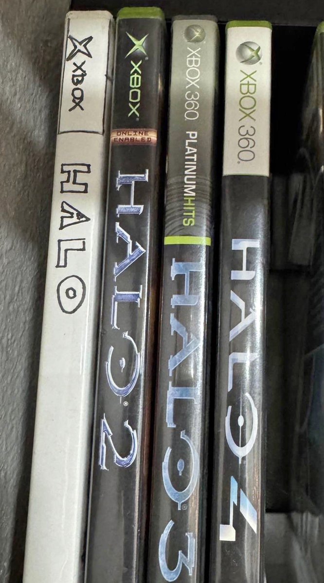 The Halo 2 Brute Captain tweet media