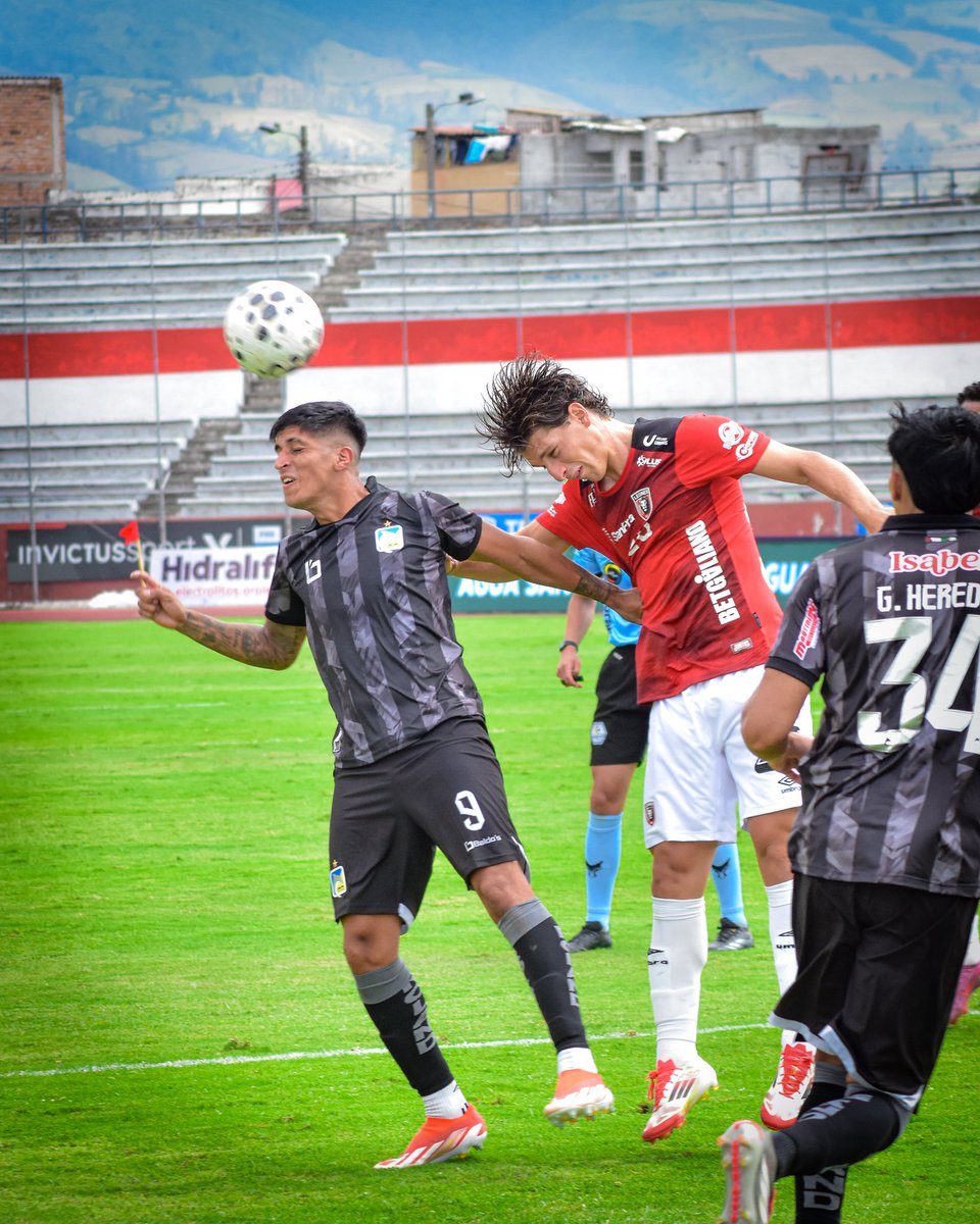 DelfinSC's tweet image. ⏰ 25’ ST Partido bastante trabado la mitad de la cancha. Con uno menos el cetáceo busca el empate por todos lados.

#LFC /1-0/ #DSC 

#ElOrgulloVuelve #MantaEsCetáceo #LigaEcuabet