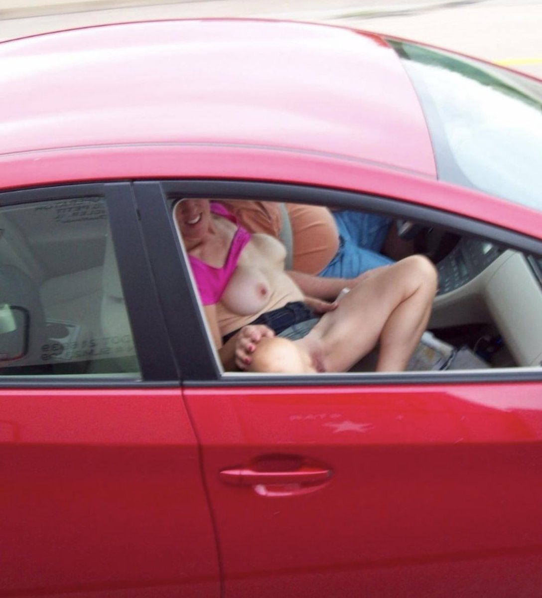 SweetHazelKay tweet media