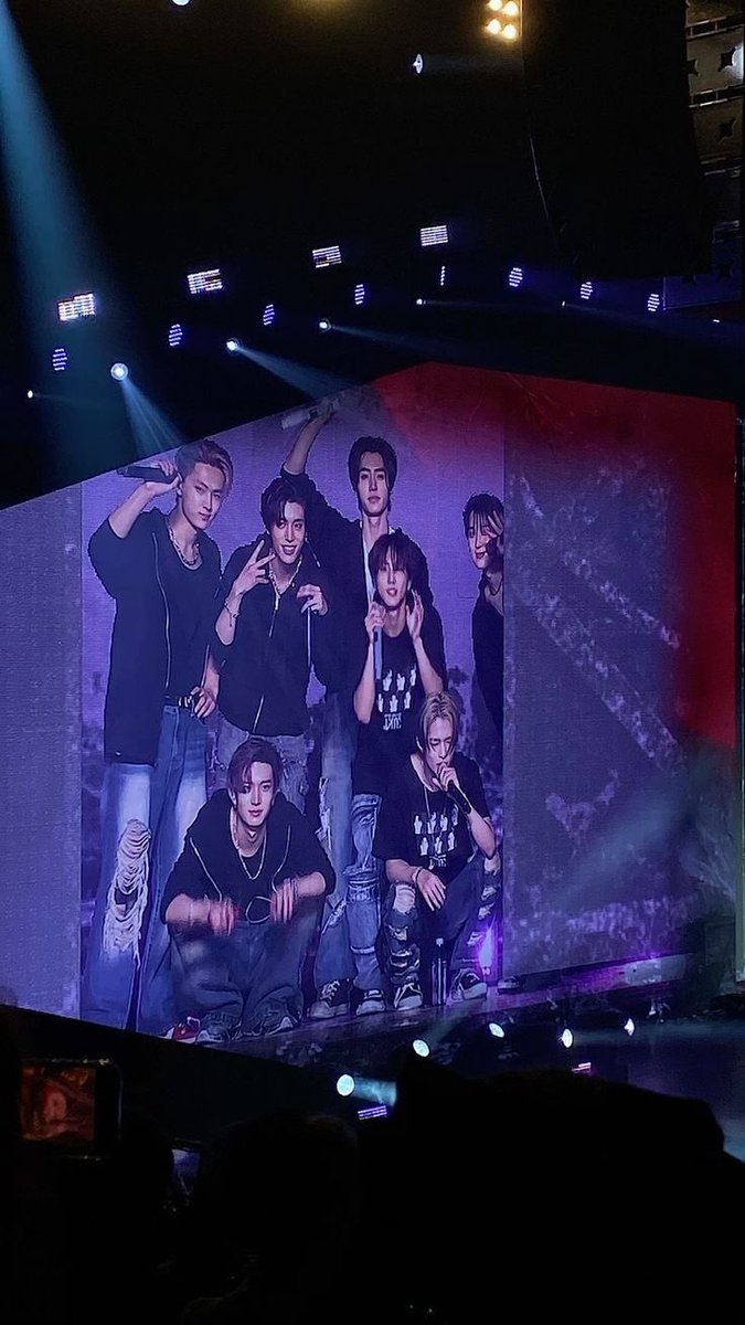 m • enhypen in 7 tweet media