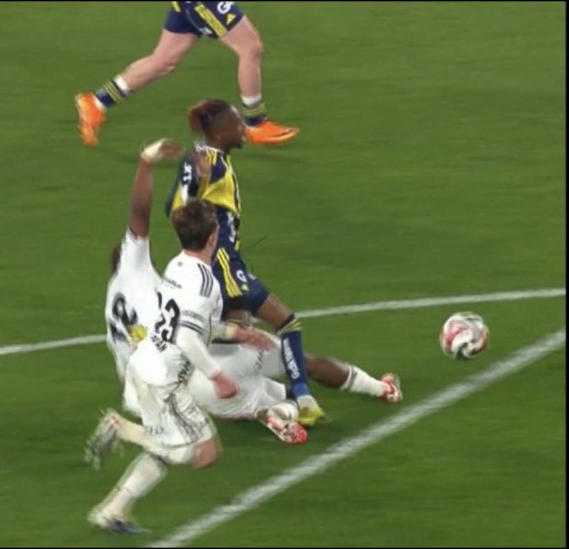 Ertan🇹🇷_ tweet media