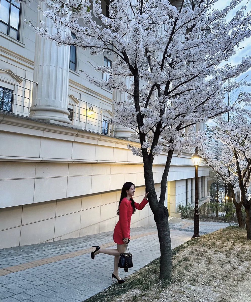 dolgolaeui's tweet photo. Park Eun Bin #parkeunbin #박은빈 #thekingsaffection #castawaydiva #hyperknife #extraordinaryattorneywoo #doyoulikebrahms #hotstoveleague #thegostdetective #judgevsjudge #ageofyouth You can also follow Eun Bin’s official IG account - eunbining0904 https://t.co/9IEAWlV7Pq