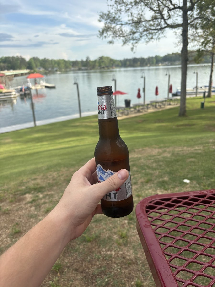 karil2001's tweet photo. Popping a cold one in honor of America. Never kill yourself and fuck Tecate beer.

#blackribbonmessage
#theavatarisalive https://t.co/iYS8cS9dos