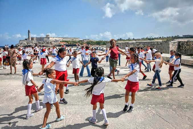 Ambassade de Cuba en France tweet media