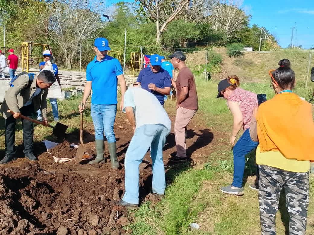 Raúl Palmero  🇨🇺 tweet media