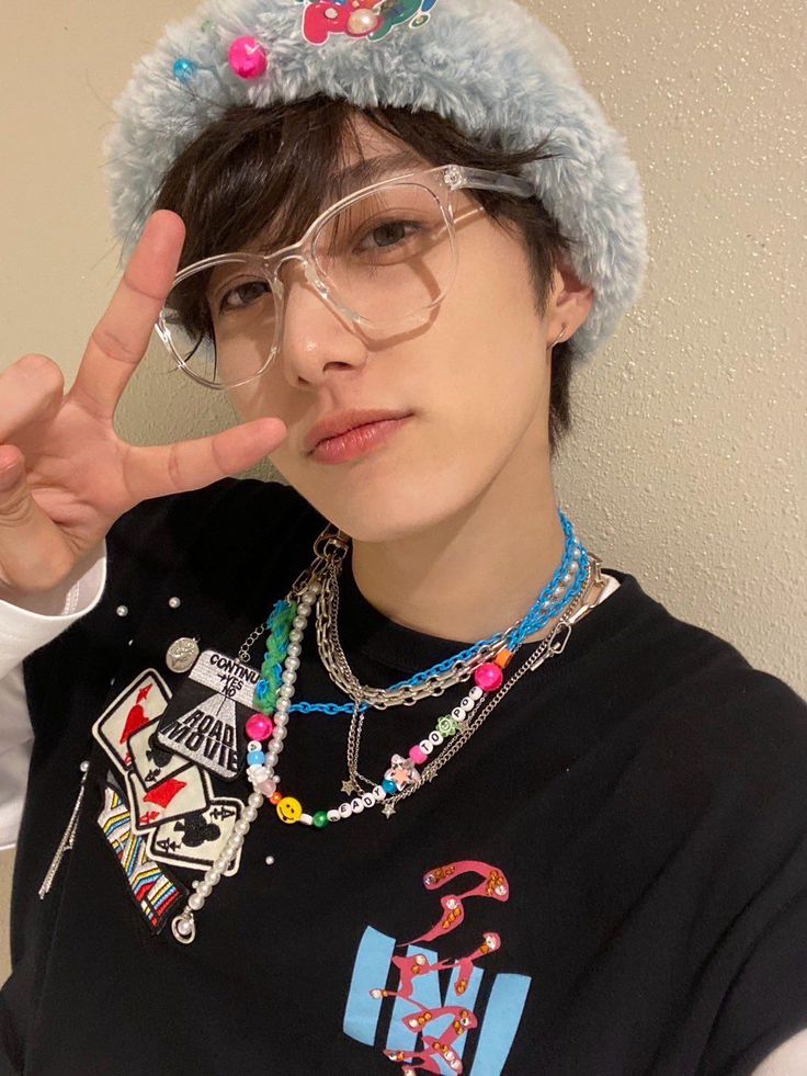 DEAD AND sym ¹¹⁹ tweet media