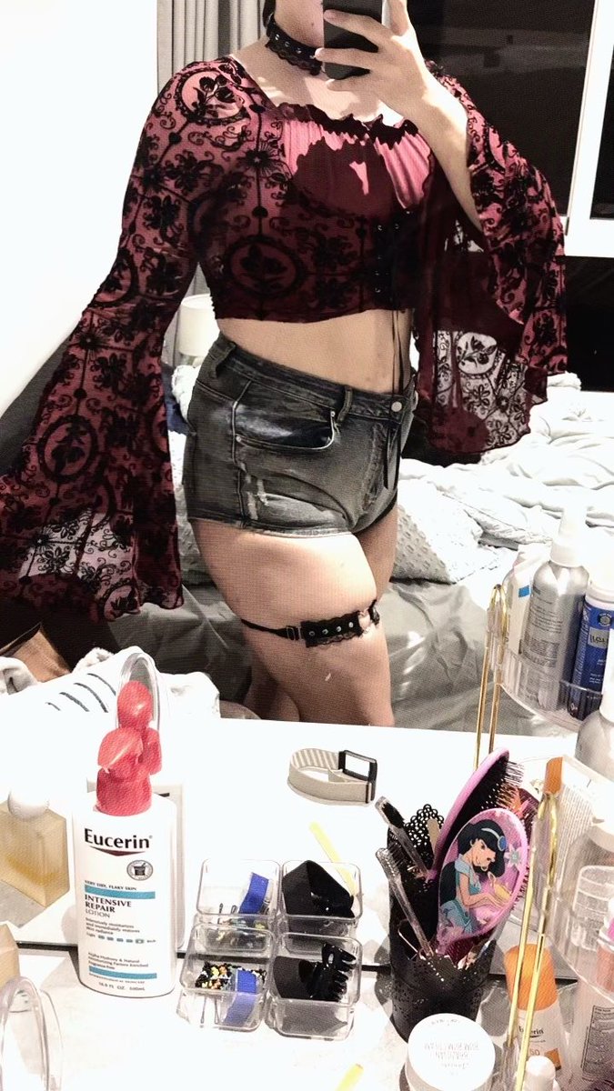 𝔢𝔩𝔦𝔦𝔞𝔥 tweet media