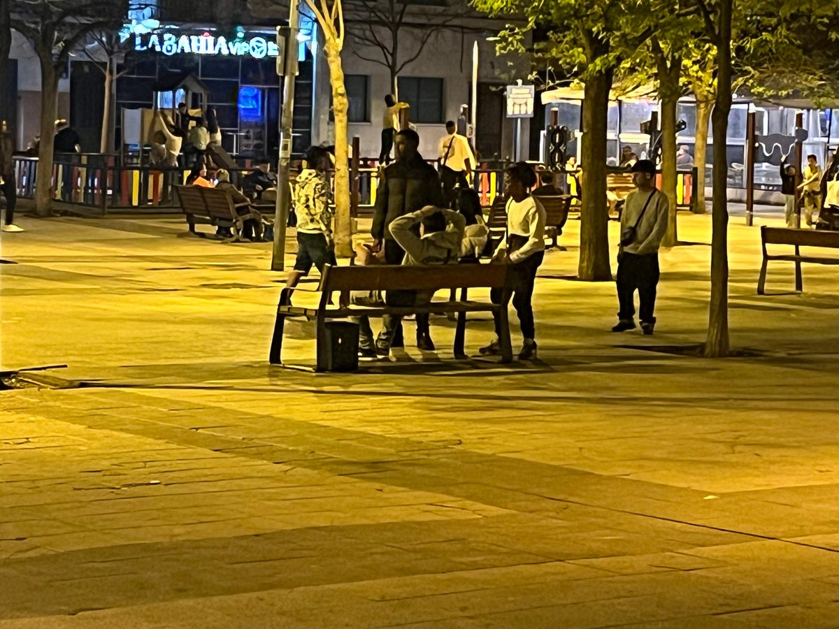 Vallecas Bulevar tweet media