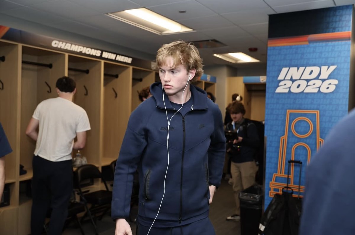 EmoryUniversity's tweet image. The Emory Eagles have officially arrived to the stadium for the NCAA DIII National Championship!😎🏀

📺 Watch the game at 4:30 P.M. on ESPN+ or listen to the free broadcast on emoryathletics.com.

🔗 The road to Indianapolis: lnkd.in/ecbXWruT.

#Emory  #MarchMadness