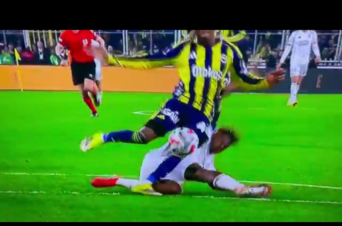 erdiincc_'s tweet photo. @Besiktas Bunu da paylaş gs nin köpeği olmayın https://t.co/P5E7KMKKFW