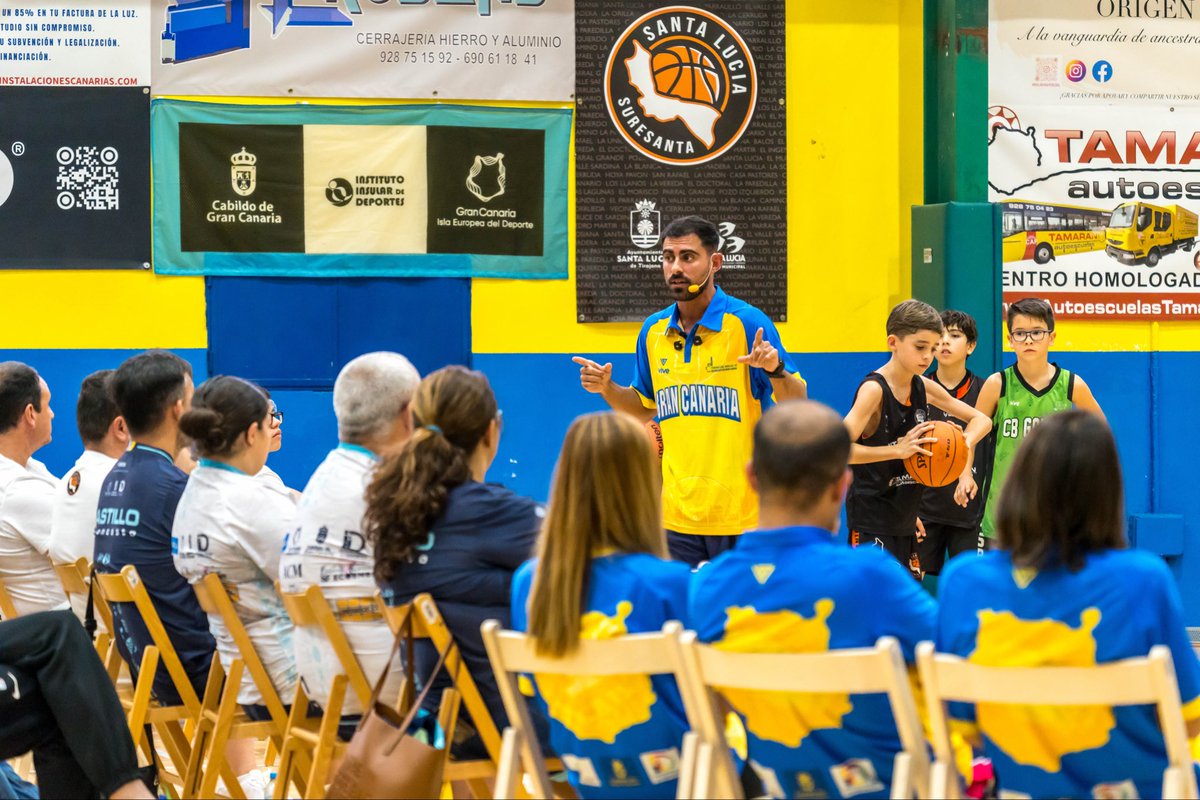Sevenacademygc's tweet photo. Formación en claves defensivas en canasta pequeña 🏀🛡️

Muy contento de participar en esta charla junto a la Federación Insular de Baloncesto de Gran Canaria y el CB Santa Lucía de Tirajana, representando a Seven Academy https://t.co/K69uMBmLKt