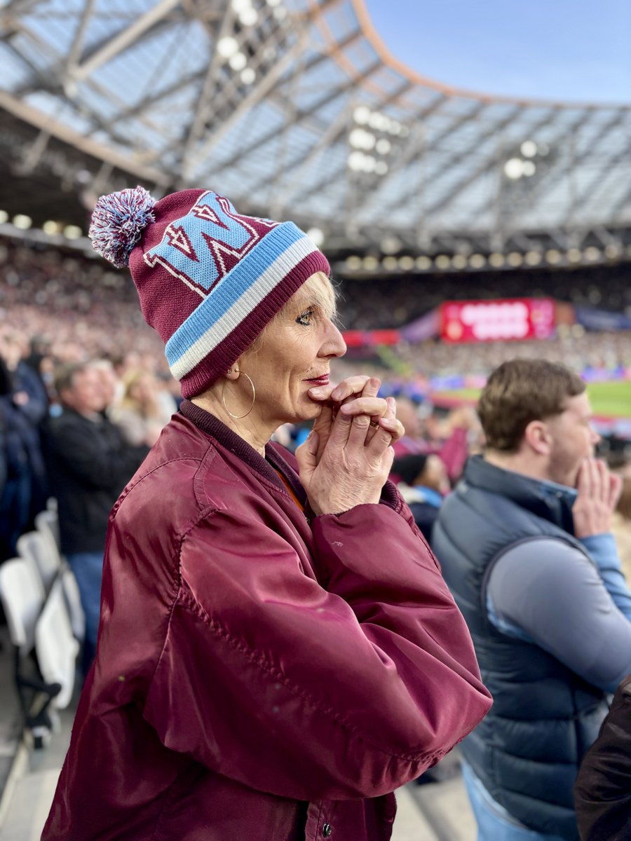 Dawn Neesom tweet media