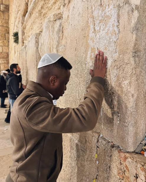 🇾🇪 tweet media