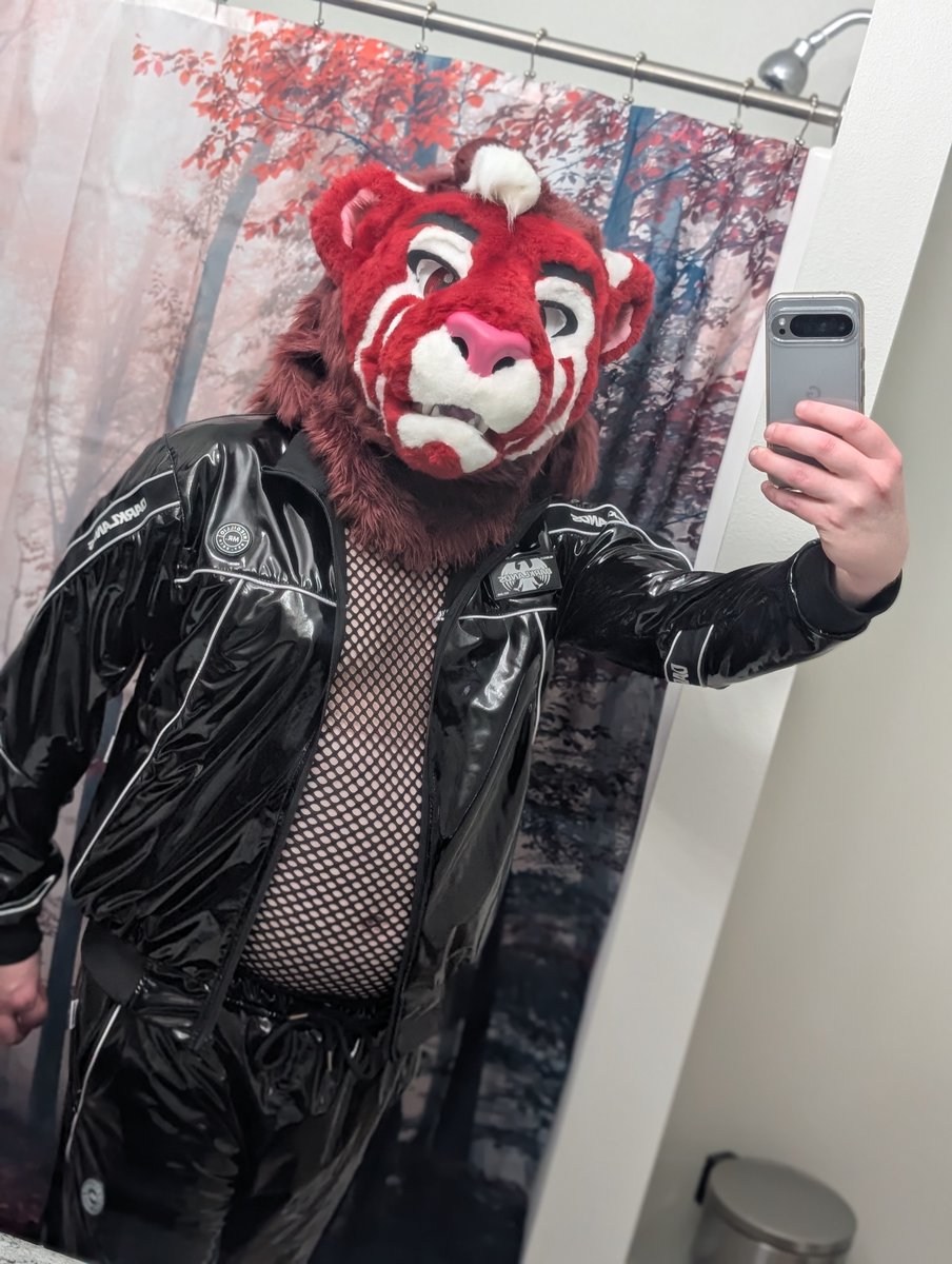endeavrawr's tweet photo. Another pic from that day of trying out new fits!! ^^

#furry #furries #furryfandom #gayfurry #lionfurry #furryoc #fursona #furrycommunity #furryfriends #furrylove #furrypride #furrys #furryanthro #fursuiter #furrycat #fursuit #rubberfur https://t.co/tC4u6GutVd