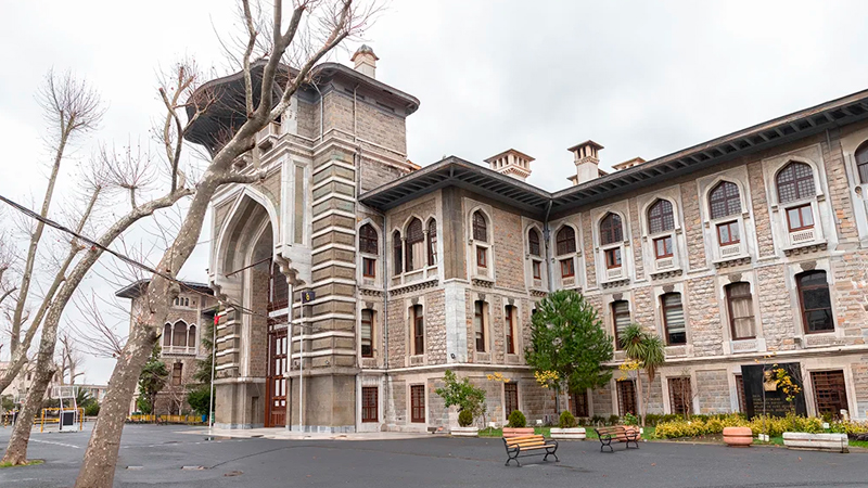 HurriyetiHaber's tweet image. #iel 
🔴İstanbul Erkek Lisesi'nde kriz var Mahkeme kararı yok sayıldı, eğitim modeli değiştiriliyor

haberhurriyeti.com/haber/27757625…